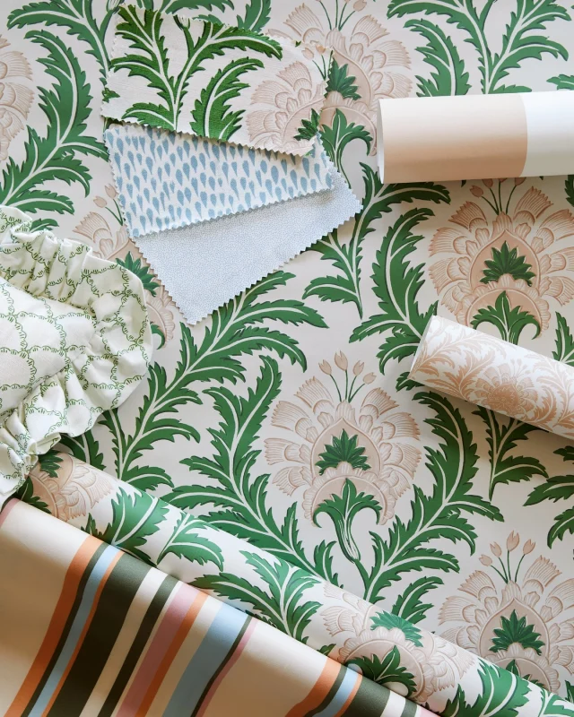 Trying to hold onto summer with green, pink and blue 🤎

Wallpaper - 
Raine Pickled Green
Vivien Plaster Pink
Arthur Stripe Plaster Pink

Cotton -
Marni Provence

Linen - 
Ella Dusty Turquoise
Coco Dusty Turquoise
Raine Pickled Green

All samples available online at cinny.co.uk

📷 by @kfiszerfoto