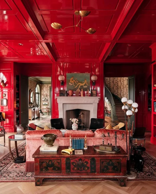 Starting the New Year with this cracker, the timeless elegance of full gloss interiors. This stunning drawing room designed by the dynamic duo @pierceandward was recently featured in @archdigest 💋 

#interiordesign #luxuryliving #glamour

Scroll to see our new full gloss cinny x carimate chairs. DM for more info 🤎