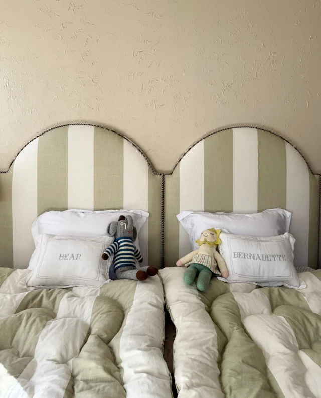 Wow! Arthur Stripe looking lovely in a beautiful children’s bedroom designed by @emileekunasdesign. 

Custom headboards using Arthur Stripe Castle Wall paired with our matching Eiderdowns. We absolutely adore this look.

Custom headboards by @headboardsworld
Brown cording by @schumacher1889